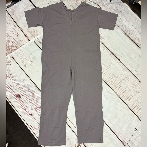 HOTSHOT TEE ONESIE Oversized Slouchy Fit Woman’s Jumpsuit in Gray Medium nwt - Picture 3 of 11